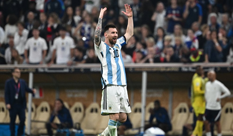 ¡Argentina: campeón del mundo! A Messi se el cumplió el milagrito y cerró con broche de oro su ciclo en los Mundiales, tras vencer a Francia y levantar la Copa del Mundo desde el punto penal.