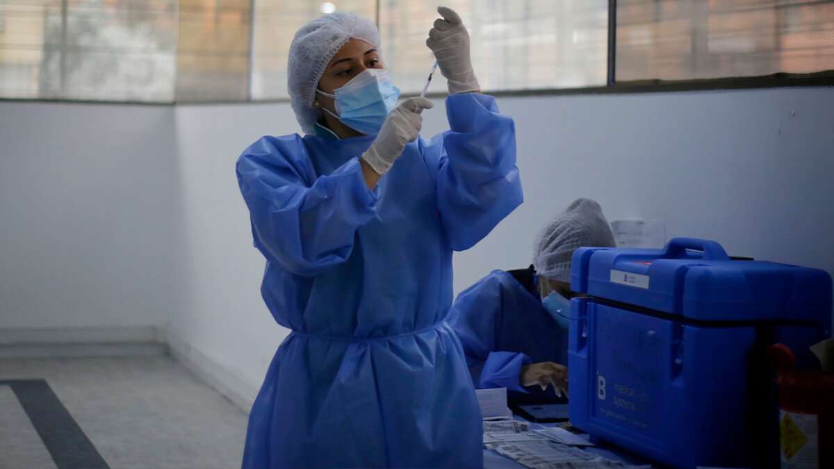 Japón donará a Colombia 25 mil dosis de vacunas contra la viruela del mono Un acuerdo bilateral anunciado este viernes entre Colombia y Japón permitirá la donación de 25 mil vacunas provenientes del país asiático para combatir el brote de la viruela del mono en Colombia.