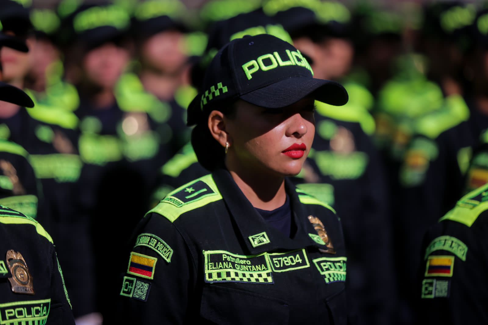 Para esta Navidad 1.500 policías reforzarán la seguridad en Bogotá La alcaldesa, Claudia López, anunció este viernes que 1.500 policías, recién graduados, llegarán a reforzar la seguridad de Bogotá, en especial de Transmilenio.