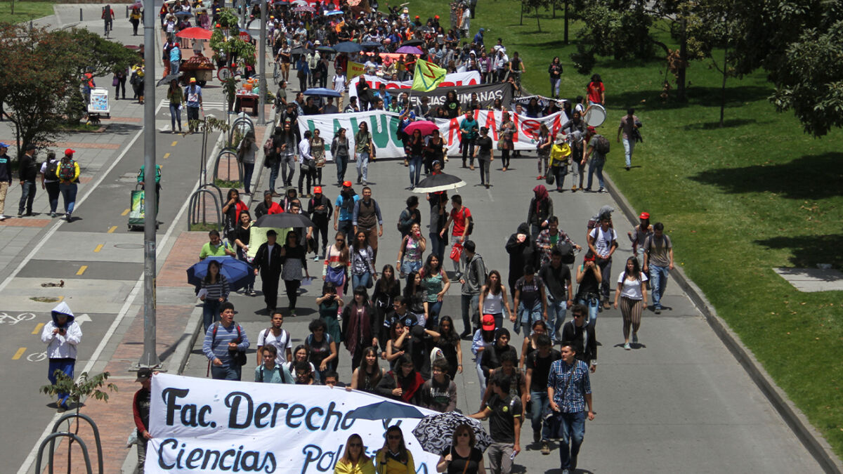 Organización de pacientes convoca marchas contra la reforma a la salud La organización de pacientes convoca marchas en algunas ciudades del país, en contra de la reforma a la salud.