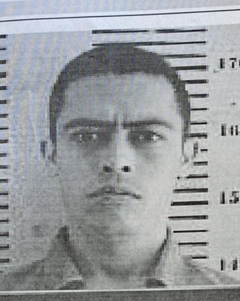 Integrante de 'Los Pelusos' se fugó de la cárcel Braian Orlando Cardona Marín, conocido con el alias de ‘Firma’, se fugó de la cárcel de alta y media seguridad El Barne en Combita, Boyacá.