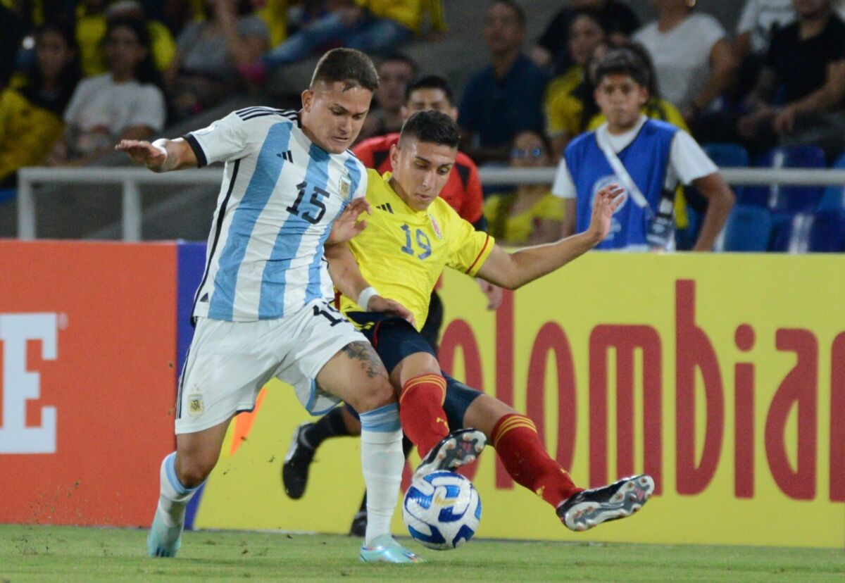Colombia derrotó 1-0 a Argentina y avanza al hexagonal del suramericano Sub-20 Colombia selló su clasificación para el hexagonal final del Suramericano Sub 20 al derrotar este viernes en la noche 1-0 a Argentina en el Pascual Guerrero.