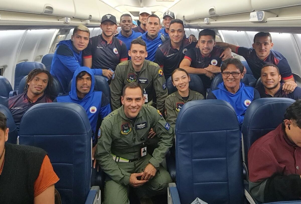 ¡Casi que no! Jugadores del Deportivo Pasto regresaron al país en vuelo humanitario Tras varios días de incertidumbre, el Deportivo Pasto logró salir de Perú y llegar a Colombia en un vuelo humanitario.