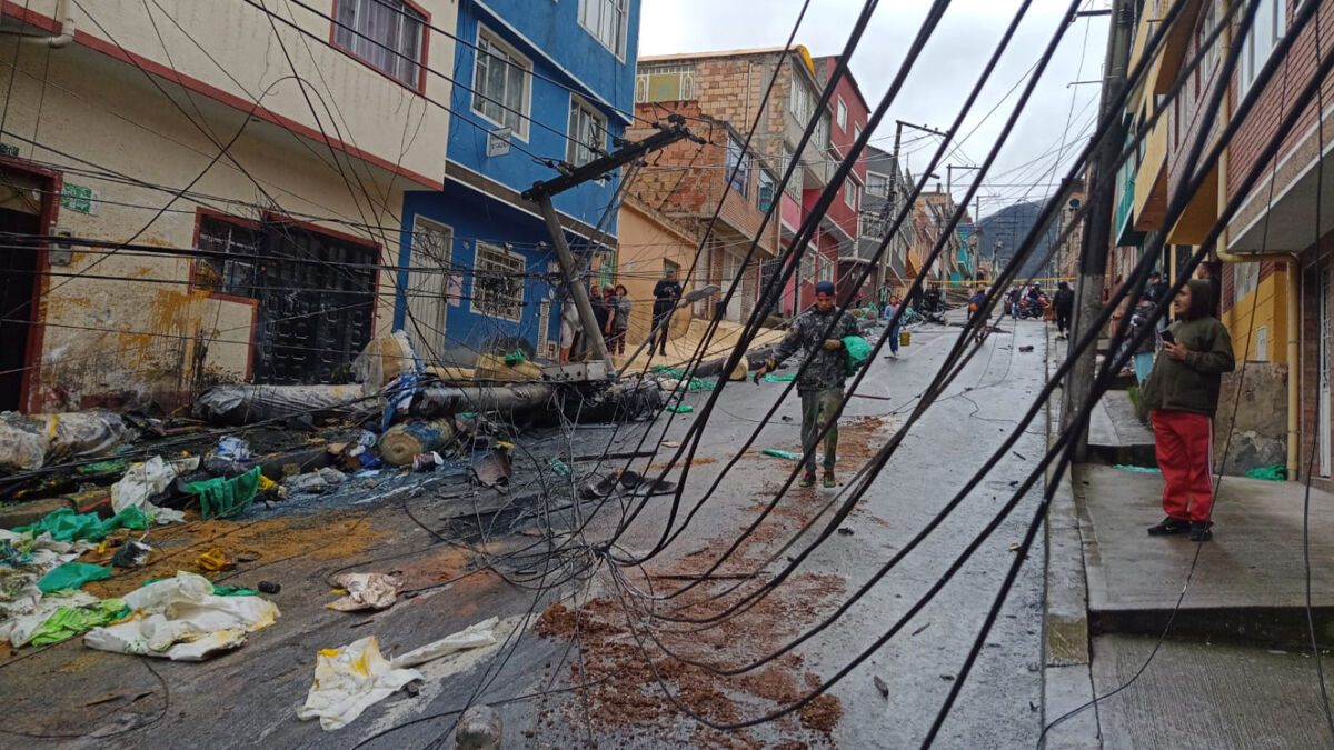 Más de 20 viviendas están sin luz y gas en San Cristóbal tras fuerte  accidente - Noticias de Bogotá y Cundinamarca