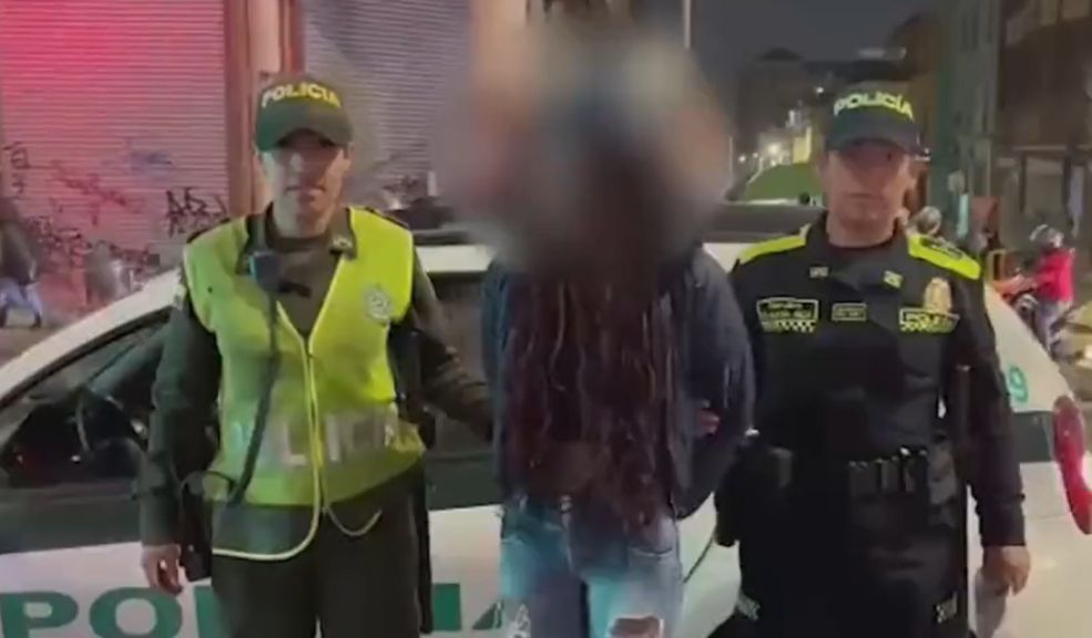 Policía capturó a tres ladronas de celulares en TransMilenio Golpe a la delincuencia: en las últimas horas, la Policía logró la captura de 3 mujeres señaladas de hurtar celulares en las estaciones de TransMilenio.