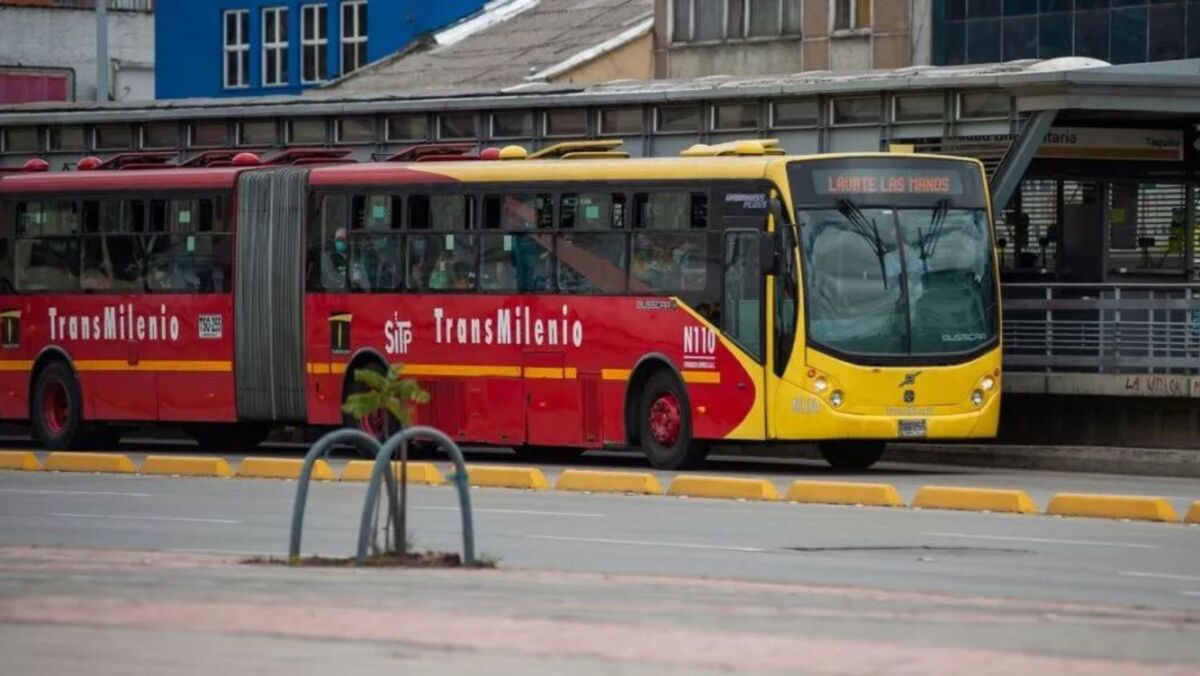 Nueva ruta de TransMilenio: funcionará en la madrugada en zonas de rumba de Bogotá El Distrito informó que se implementará una nueva ruta de TransMilenio que funcionará en la madrugada por la zonas de discotecas en Bogotá, con el fin de potencializar la economía nocturna.