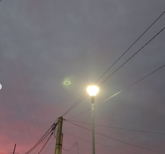 ¿Primer OVNI del 2023? mujer fotografió avistamiento inusual en el cielo En Buenos Aires, Argentina, se registró el primer avistamiento de objetos voladores no identificados (OVNI), el hecho fue fotografiado y compartido a través de redes sociales.