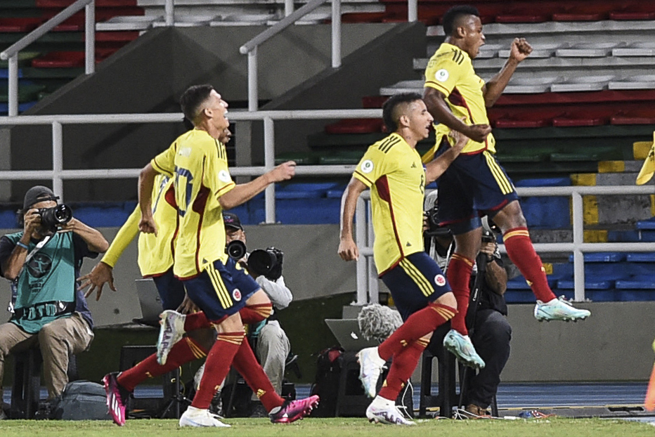 Estos serán los once inicialistas de Colombia para enfrentar a Argentina A las 7:30 p.m. se dará el pitazo inicial del juego que definirá la clasificación de uno de los dos equipos al hexagonal final del campeonato que otorga cuatro cupos al Mundial de Fútbol de la categoría, que se disputará este año en Indonesia.