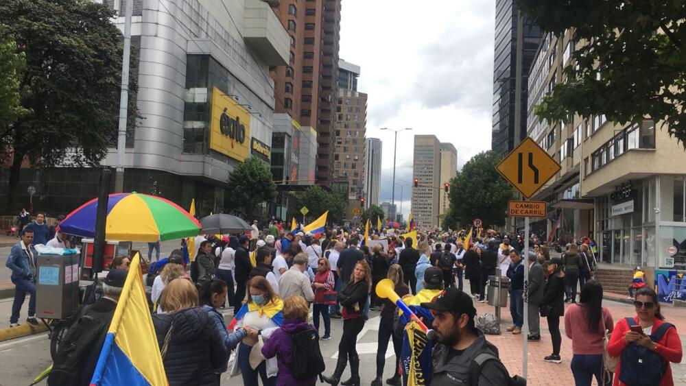 Así avanza la jornada de manifestaciones en Bogotá #AsíPasó Las manifestaciones han afectado algunas vías y el cierre de estaciones de TrasnMilenio.