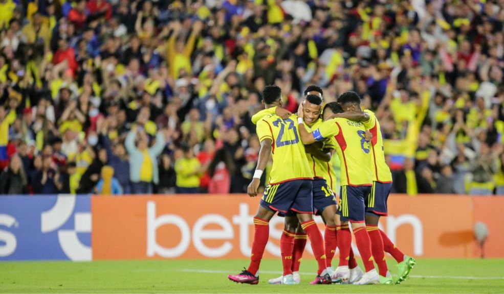 Colombia mantiene viva la ilusión con triunfo parcial 1 a 0 ante Ecuador Un autogol tiene a la Selección Colombia Sub 20 más viva que nunca en su sueño de llegar al Mundial de Fútbol de la categoría.