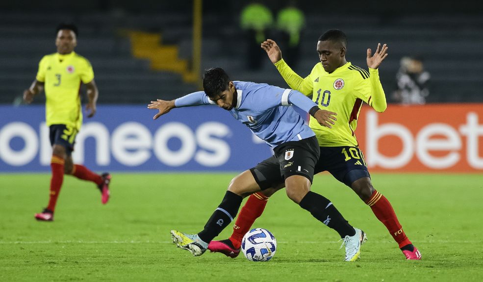 Confirmada la formación de Colombia para enfrentar a Paraguay en El Campín Se confirmó que Daniel Luna volvió a unirse con el equipo luego de formalizar su nuevo vínculo con el Mallorca, del fútbol español.