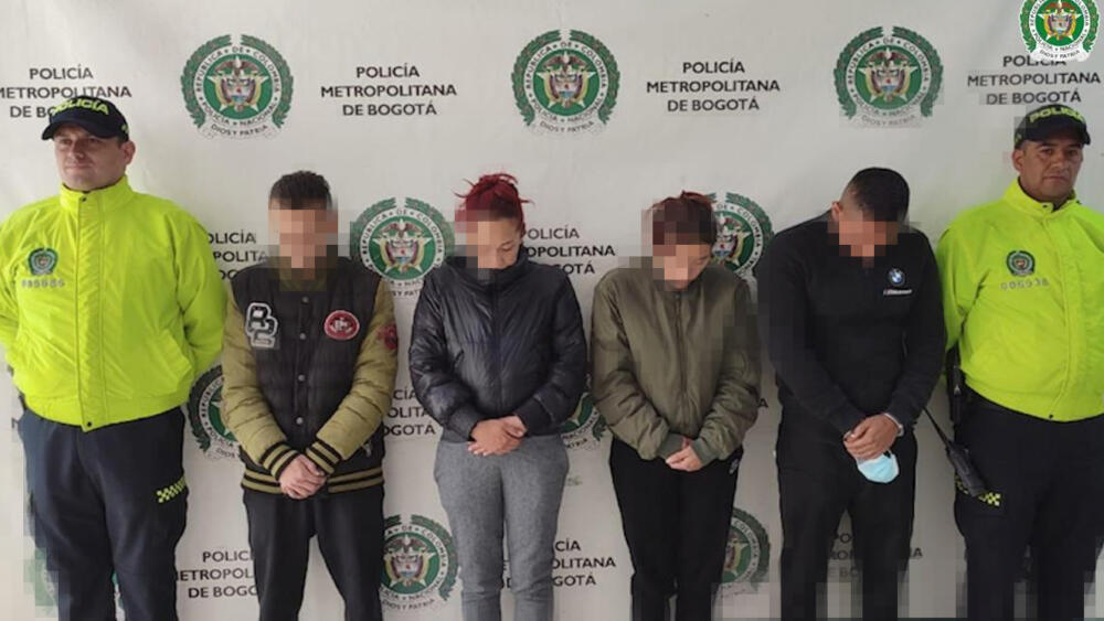 Capturan a criminales que usaban un niño para robar Al parecer la banda delincuencial usaba un niño para robar viviendas en el norte de Bogotá.