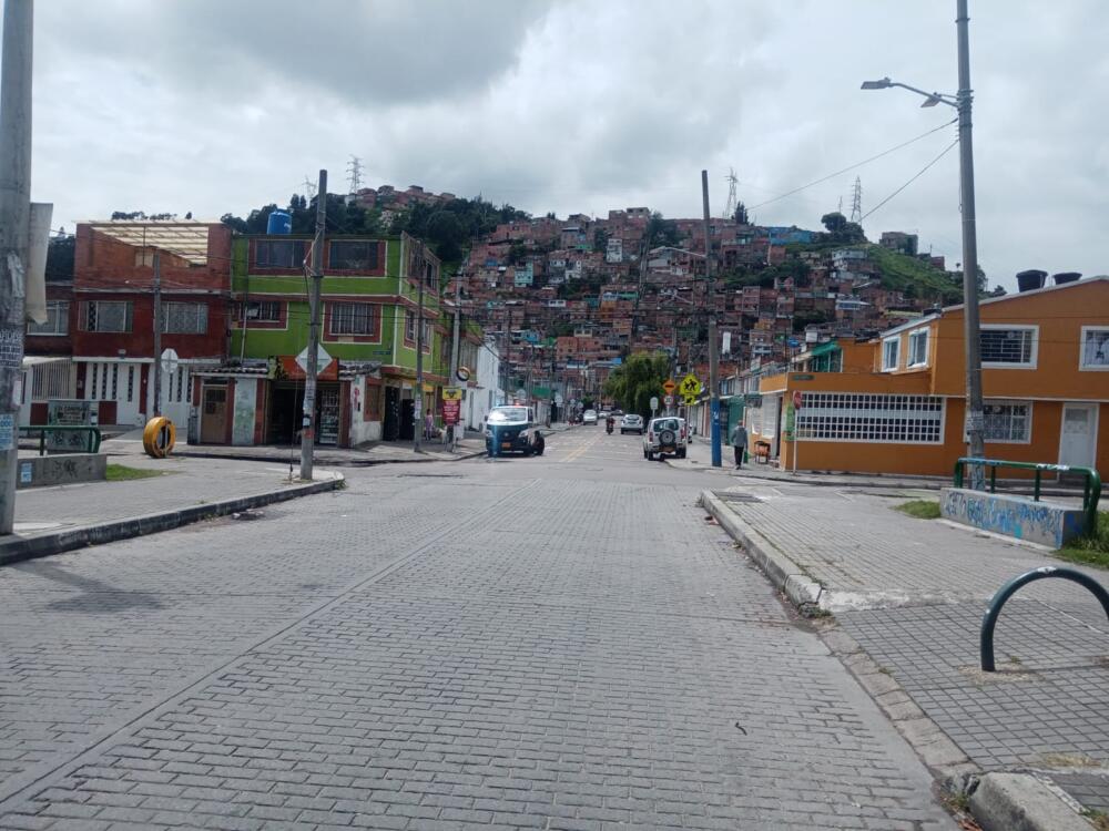 Fatal accidente de policía en El Sosiego Un Policía que se movilizaba en una motocicleta, perdió la vida luego de un choque con un taxi, en la localidad de San Cristóbal.