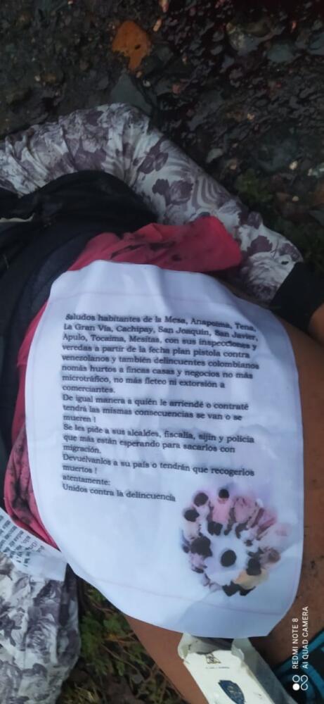 Hallan cadáver con panfleto amenazante Gran preocupación ha causado en varios municipios de Cundinamarca el hallazgo de un cadáver que fue encontrado en las últimas horas en jurisdicción de la vereda San Joaquín del municipio de La Mesa, en Cundinamarca.