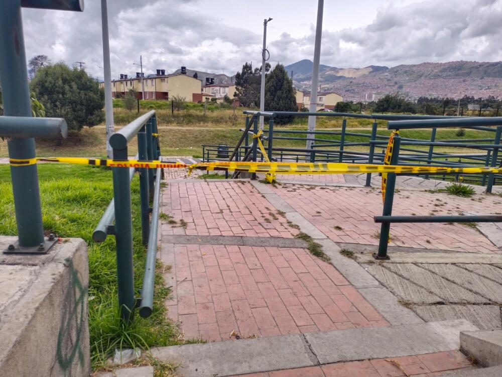 Terrible: siguen apareciendo cadáveres en las calles de Bogotá Las autoridades confirmaron que se trata de una hombre joven, de unos 35 años, quien murió a causa de varias puñaladas.