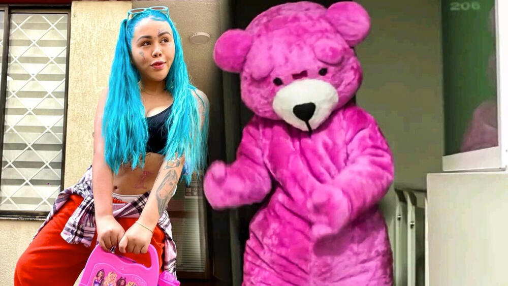 Yina Calderón causó revuelo por usar disfraz de oso en una discoteca Yina Calderón apareció disfrazada de oso en una discoteca de Villavicencio.