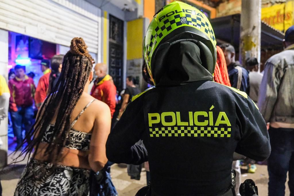 Duro golpe al crimen: autoridades capturaron a 13 personas en Ciudad Bolívar La inseguridad en Bogotá sigue siendo un dolor de cabeza para los ciudadanos, por eso, como estrategia para combatirla, las autoridades junto a la Alcaldía instauraron Comandos Nocturnos que dejó 13 personas capturadas.