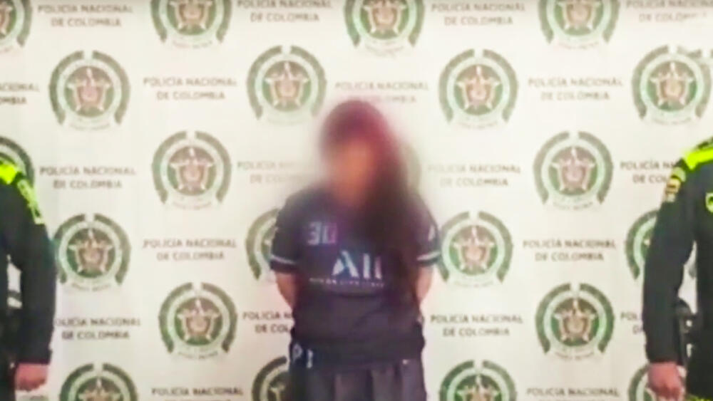 A la cana mujer que robaba viviendas en Soacha En el barrio la Capilla, en el municipio de Soacha, las autoridades capturaron a una mujer que se encontraba robando un vivienda.