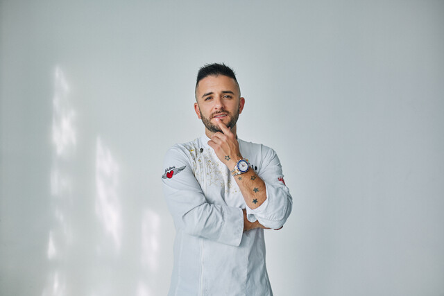 El Chef colombiano que triunfa en el exterior El Chef colombiano Juan Manuel Barrientos no para de crecer profesionalmente y ahora es fichado como jurado en la segunda temporada de Top Chef VIP para el canal Telemundo Internacional.