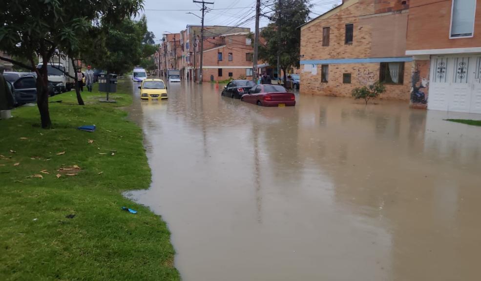 El drama de 500 familias en Bosa y Soacha por las lluvias 500 familias resultaron afectadas en la localidad de Bosa, según lo indicado en los reportes que entregaron las autoridades en el lugar.