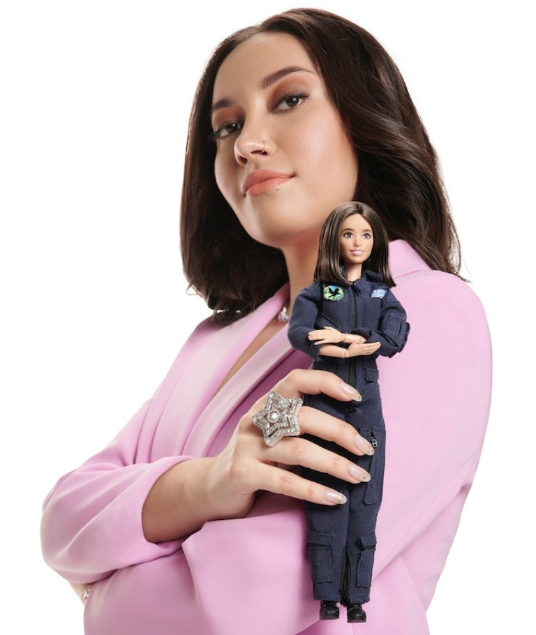 La Barbie astronauta sí existe y es inspirada en una mujer latina  Katya Echazarreta es una astronauta mexica que sirvió como inspiración a la marca Mattel para crear una Barbie como reconocimiento a las “mujeres que rompen los límites”. 