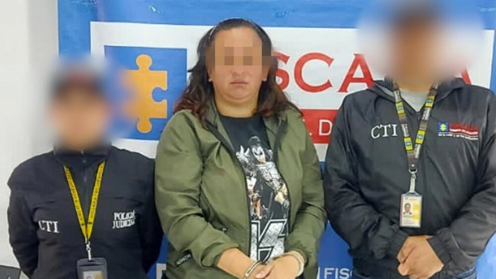 A la cárcel mujer acusada de explotar sexualmente a una menor de edad La Fiscalía General de la Nación judicializó a Maria Angélica Beltrán Rodríguez, una mujer que presuntamente habría explotado a una menor de 14 años en una casa ubicada en el barrio San Pablo de la localidad de Bosa, al sur de Bogotá.