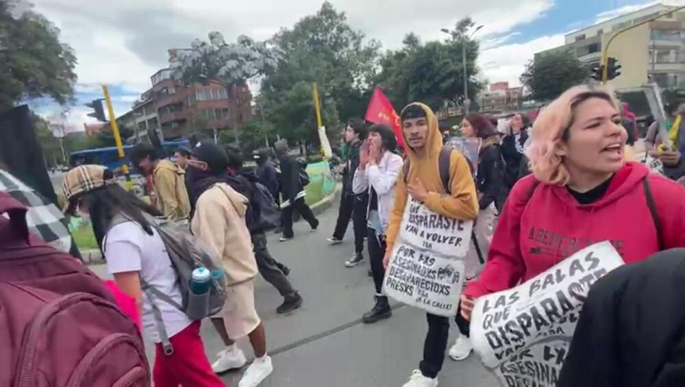 Así avanza la jornada de movilizaciones en Bogotá Estudiantes de universidades públicas se encuentran manifestando en conmemoración de los dos años del Paro Nacional.