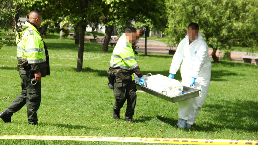 Hallan cadáver en La Alameda, en Fontibón Las autoridades confirmaron que un cadáver fue hallado por el sector de La Alameda, en Fontibón. La Policía informó que el cuerpo tenía heridas en la cabeza.