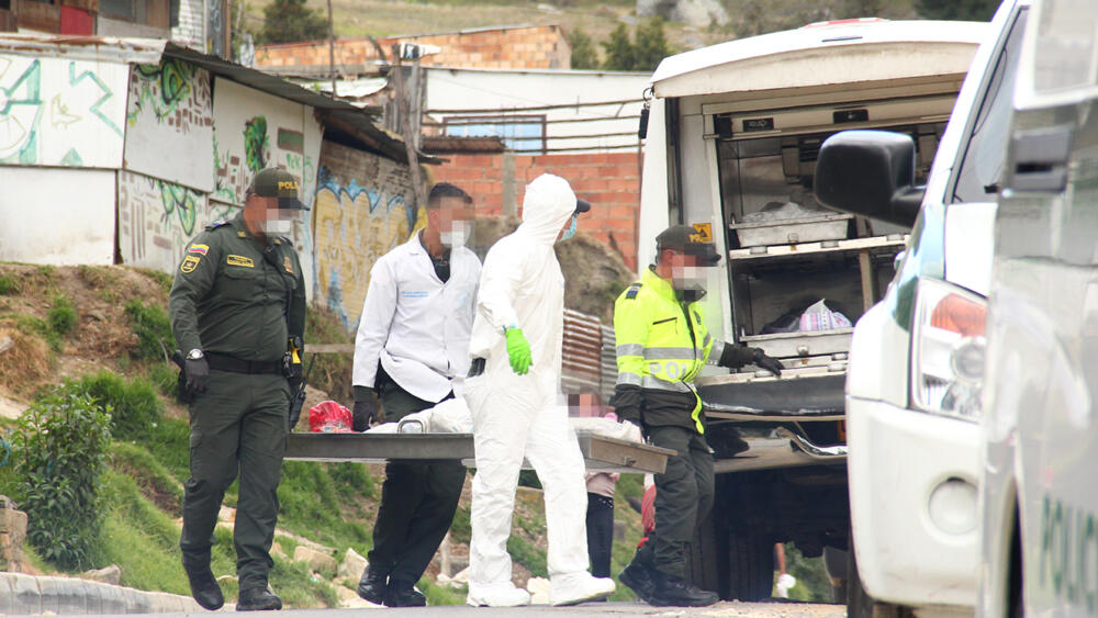 Hallan el cuerpo de una niña en una casa de Palmira, ¡investigan al novio! Una triste noticia enlutó al departamento del Valle del Cauca, pues, en una casa de Palmira, hallaron el cuerpo de una niña de apenas 14 años.