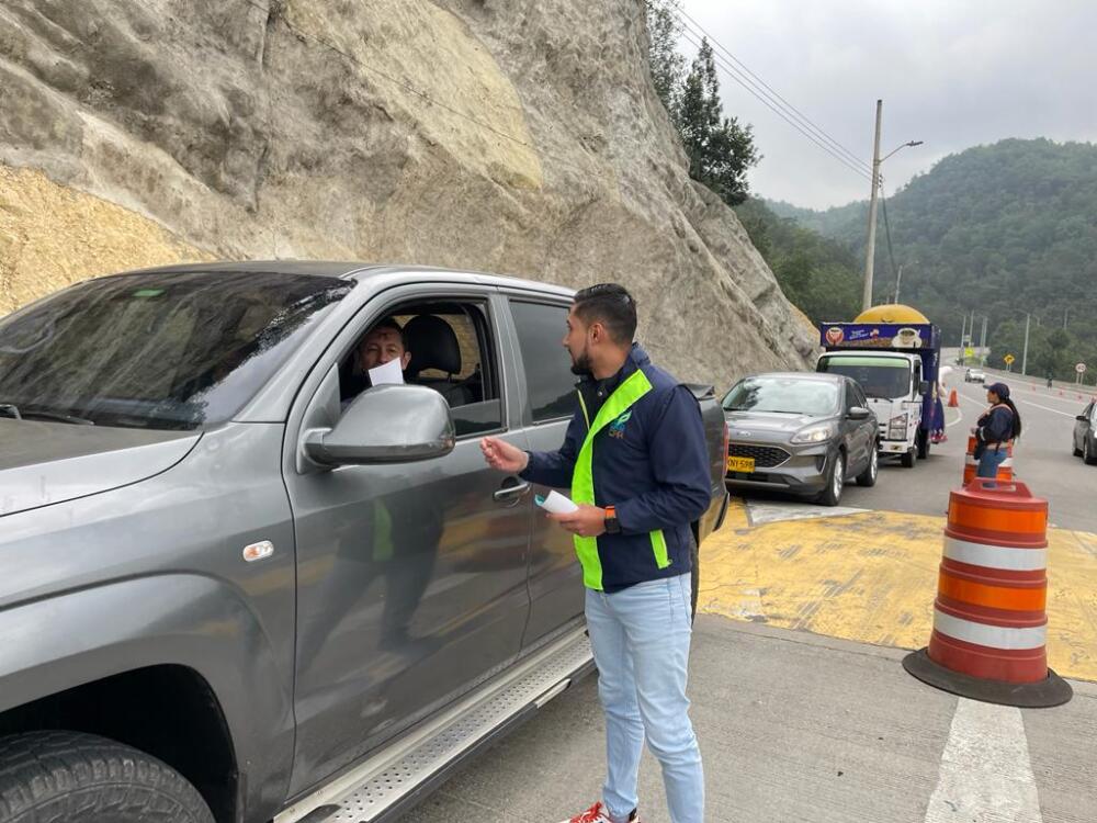 Más de seis millones de vehículos se han movilizado por el país durante Semana Santa Así están las principales vías del país durante esta Semana Santa. Han salido más de dos millones de vehículos en Bogotá y Cundinamarca.