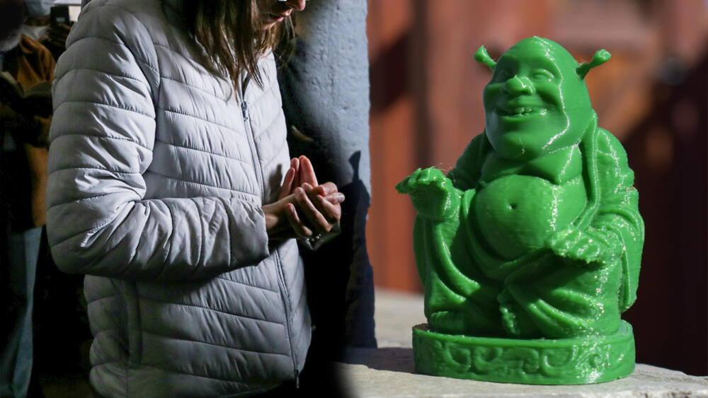 Mujer le rezó a Shrek durante 4 años creyendo que era Buda Una mujer pasó 4 años de su vida rezándole a una figura de Buda que resultó siendo del famoso personaje animado Shrek.