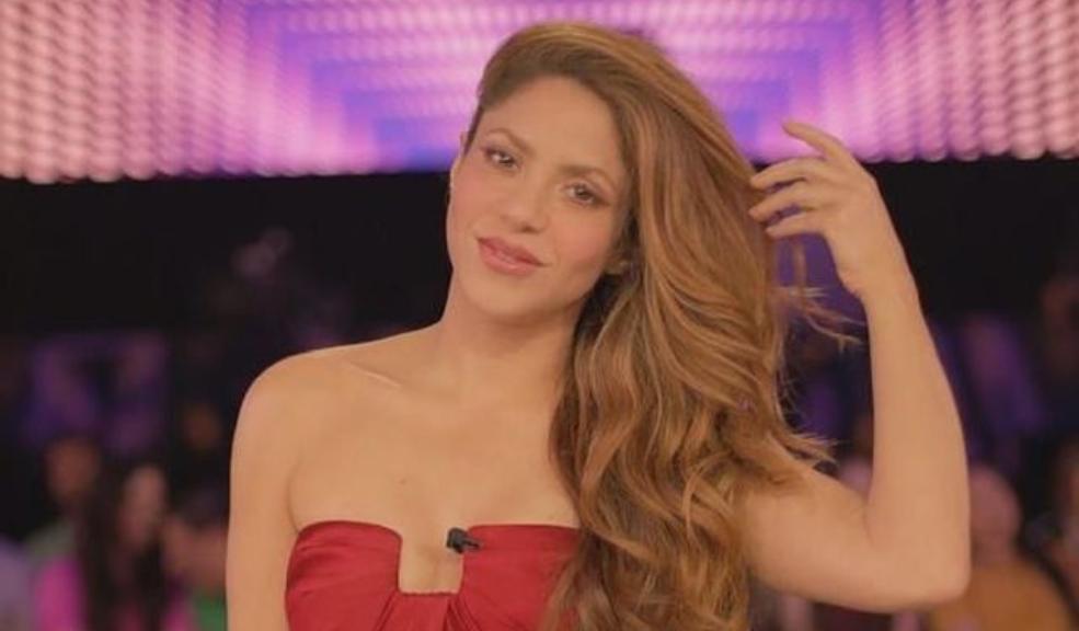 Shakira se va para Miami con sus hijos La cantante Shakira anunció que durante estos primeros días de abril tiene pensado marcharse de Barcelona para dejar por completo la vida que había iniciado años atras con Gerard Piqué, exfutbolista con el que tuvo dos hijos: Sasha y Milan.