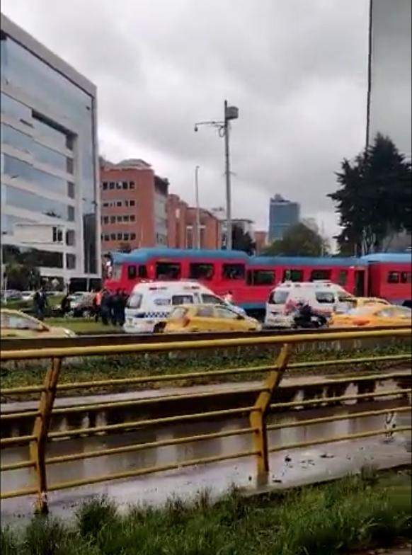 Tren de la Sabana arrolló a un peatón en el norte de Bogotá El peatón iba escuchando música a alto volumen por lo que no pudo percatarse de las sirenas del tren.