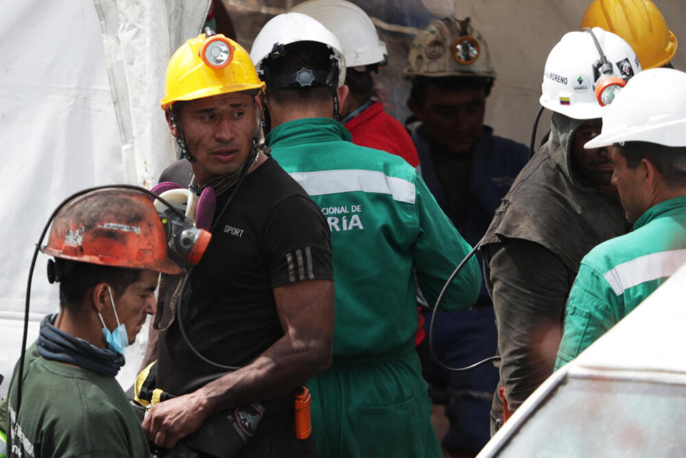 Tragedia en mina de carbón de Cucunuba deja tres muertos y cuatro desaparecidos Las labores de rescate luego de la tragedia que se presentó en una mina de carbón, en Cucunubá, deja tres muertos y cuatro desaparecidos.