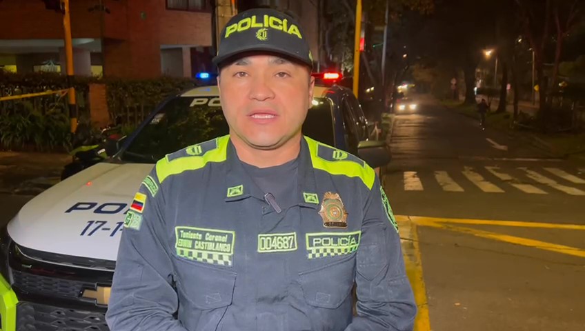 Policía abatió en Chapinero a ladrón que robó Rolex En la noche del sábado, un intento de hurto dejó como resultado la muerte de un hombre en la Carrera 9 con calle 85 en la localidad de Chapinero de Bogotá.