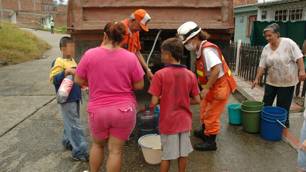 ¡Aliste el balde! Más de 60 barrios en Soacha y Bogotá se quedarán sin agua esta semana Los cortes de agua programados para esta semana tendrán una duración de 27 horas.