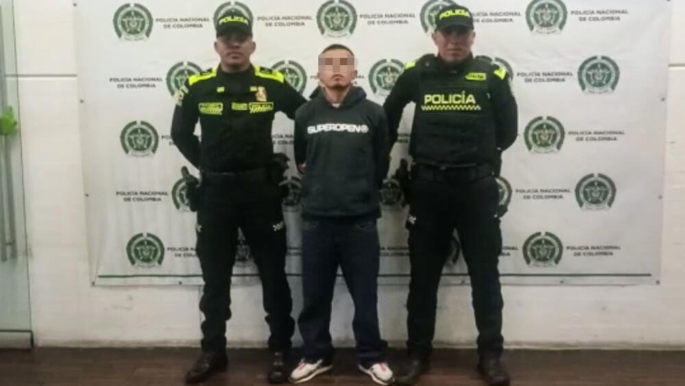 Capturaron a peligroso delincuente de Soacha: se le acusa de homicidio Las autoridades lograron la captura de Camilo Alexander Gómez Osorio, un peligroso delincuente del municipio de Soacha.