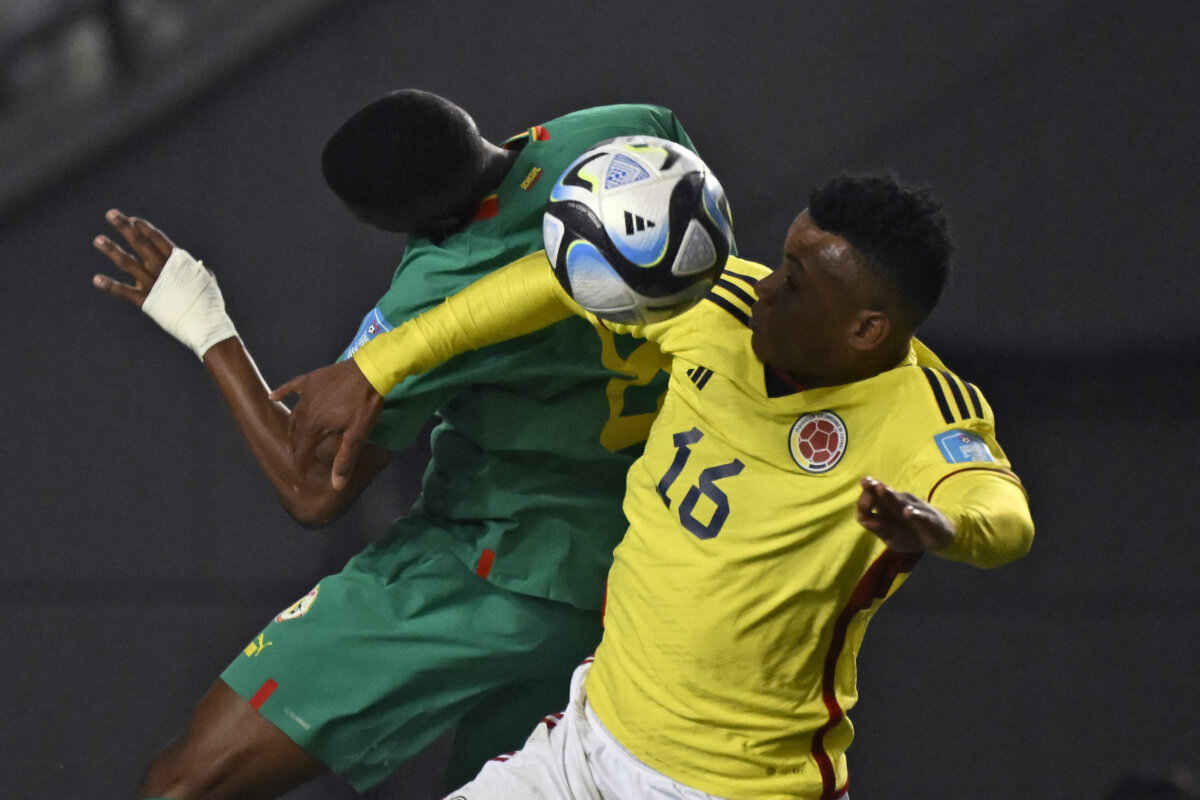 Con empate, Colombia sacó a Senegal del Mundial Sub-20 La Selección Colombia conservó su invicto en el Mundial Sub-20 tras empatar en el tiempo de reposición contra Senegal en el estadio Único Diego Armando Maradona en la ciudad de La Plata de Argentina.