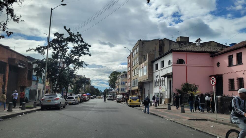 Crimen a bala en el Santa Fe Violento fin de semana en el centro de Bogotá: junto al homicidio de un joven de 24 años ocurrido en una licorera del barrio Santa Fe (en la madrugada de este sábado), en las últimas horas se conoció otro caso violento sucedido a pocas cuadras.