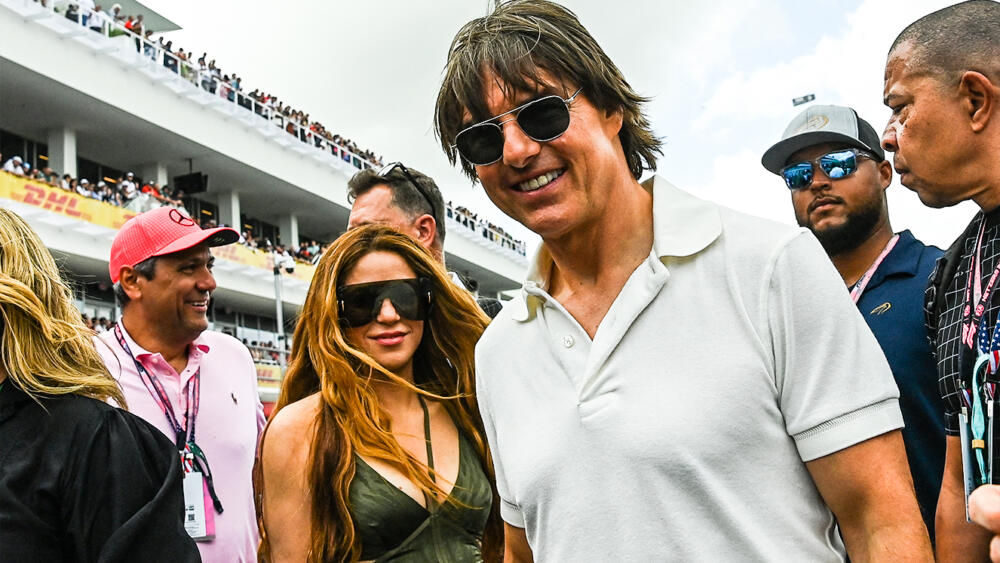 Pillaron a Shakira y a Tom Cruise juntos en Miami La cantante Shakira siempre es noticia y este fin de semana lo confirmó, pues el pasado sábado fue premiada en los Billboard como la ‘mujer del año’ y al día siguiente, fue vista en Miami acompañada del reconocido actor de Hollywood Tom Cruise, mientras se llevaba a cabo el Gran Premio de la Fórmula 1 en Estados Unidos.