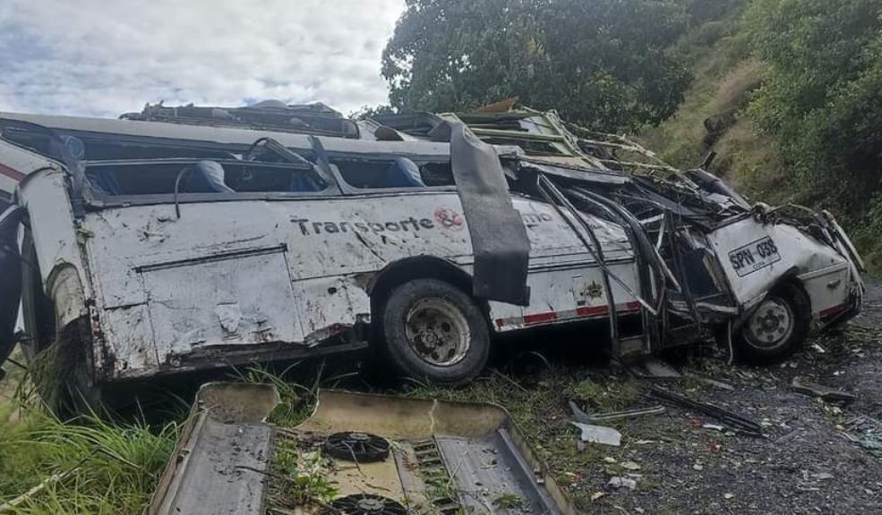 Tres menores fallecieron en trágico accidente de tránsito Tres menores fallecieron en grave accidente de tránsito en Guacamayas, Boyacá.