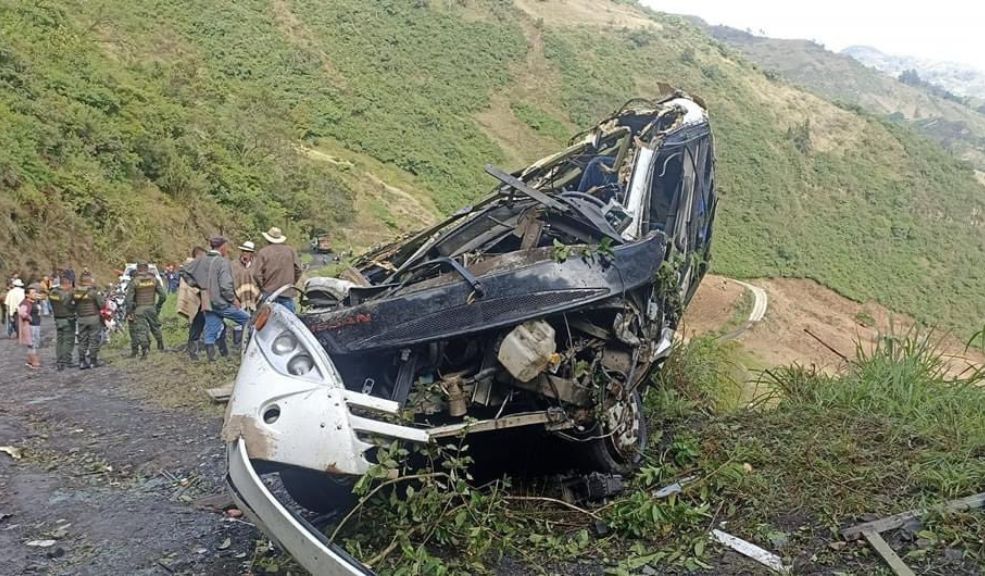 Tres menores fallecieron en trágico accidente de tránsito Tres menores fallecieron en grave accidente de tránsito en Guacamayas, Boyacá.