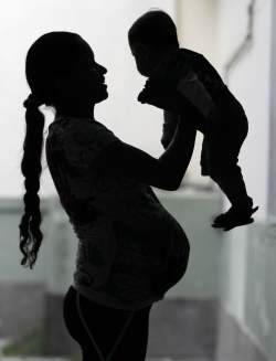 Tips para ser una mamá más activa y saludable Consejos para que mamá empiece a ejercitarse y adquiera hábitos más saludables.