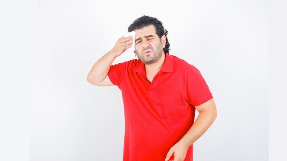 Un sudor excesivo que afecta La sudoración intensa puede ser un problema a diario y causar ansiedad social y vergüenza.