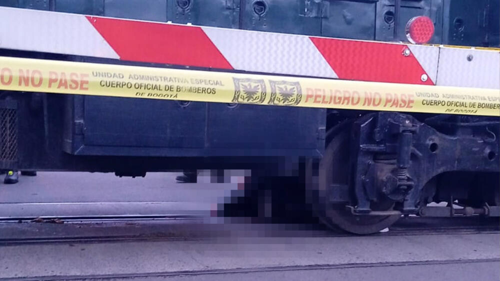 Fatídico accidente: tren de la Sabana arrolló a peatón Un peatón perdió la vida luego de ser arrollado por el tren de la Sabana a la altura del barrio Villa de Aranjuez, en Usaquén,