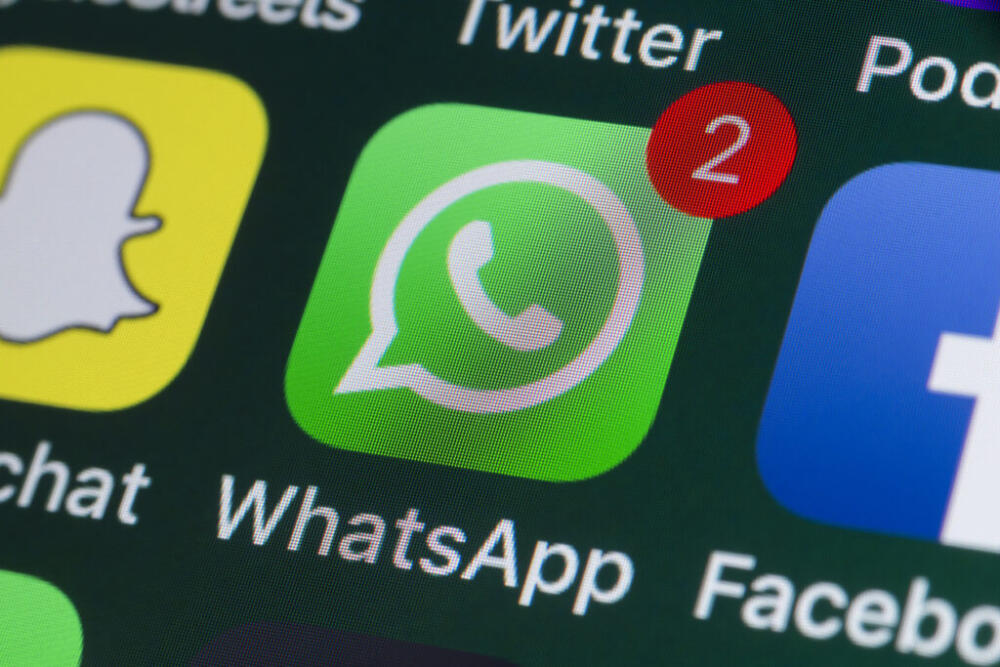 WhatsApp ahora permitirá editar mensajes después de enviados: así funciona En principio, la opción estaría disponible durante los primeros quince minutos de envío del mensaje. Funcionaría tanto en chats grupales como individuales.
