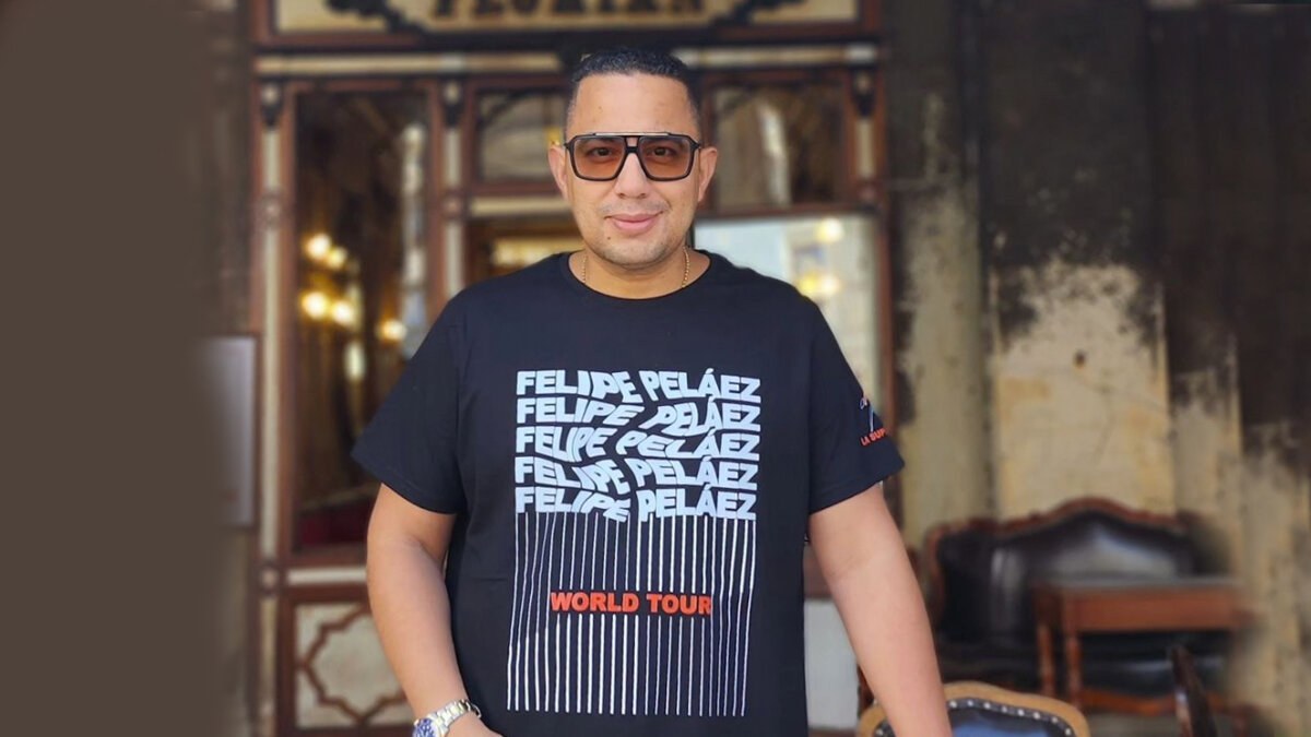 Felipe Peláez negó haber contratado vehículos de la UNP para sus traslados El cantante Felipe Peláez se pronunció sobre acusaciones de uso de vehículos de la UNP.