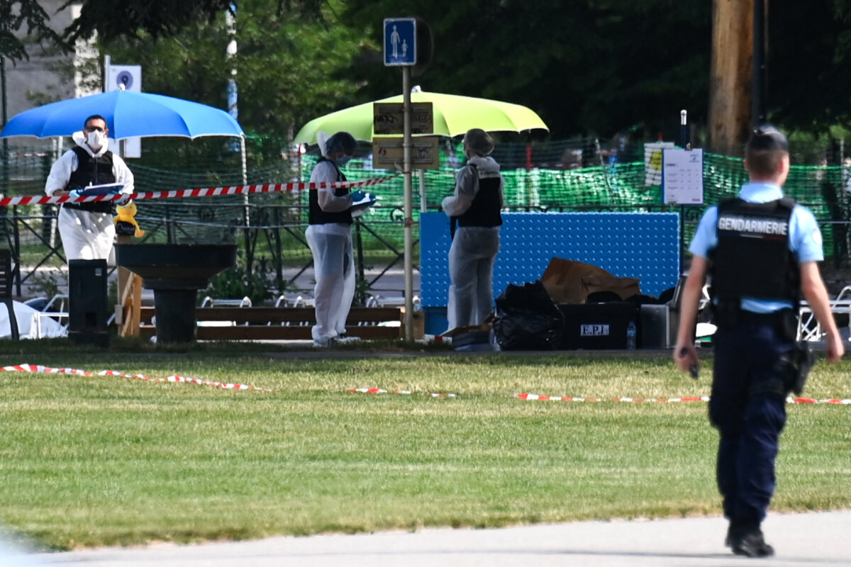 Hombre causa terror al herir a cuatro niños en ataque a cuchillo Un hombre generó terror luego del ataque a cuchillo que dejó heridas a seis personas, entre ellas cuatro niños, quienes se encontraban en un parque de Annecy, en Francia.