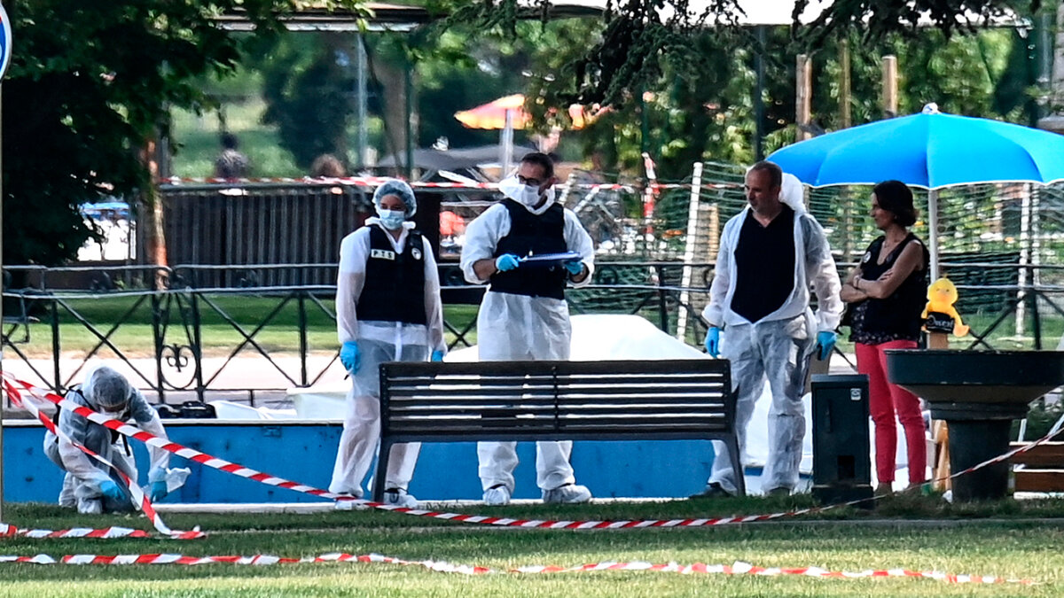 Hombre causa terror al herir a cuatro niños en ataque a cuchillo Un hombre generó terror luego del ataque a cuchillo que dejó heridas a seis personas, entre ellas cuatro niños, quienes se encontraban en un parque de Annecy, en Francia.