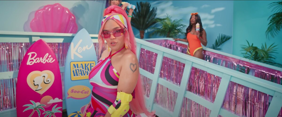 Karol G encendió las redes con videoclip de su canción en 'Barbie' Karol G derrochó sensualidad en el videoclip de su más reciente lanzamiento musical.